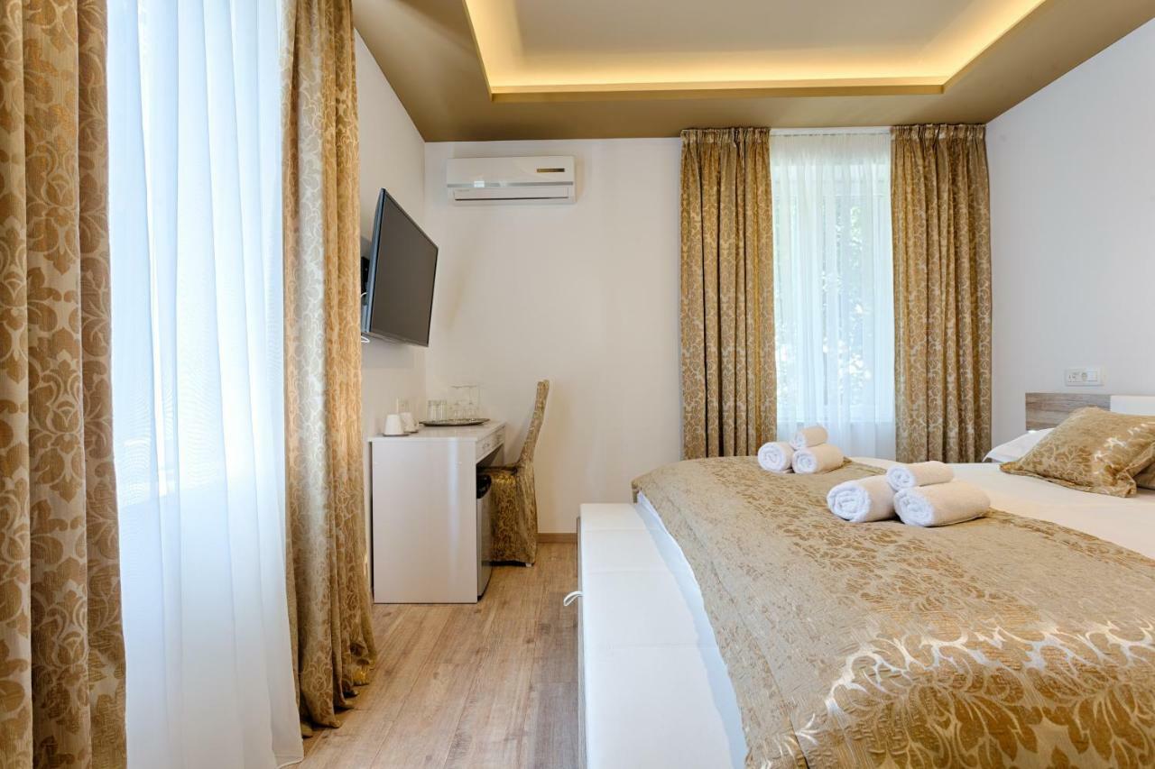 Luxury Rooms Floramye (Adults Only) สปลิท ภายนอก รูปภาพ